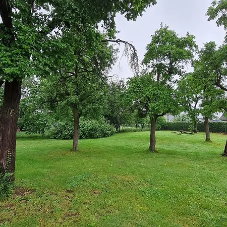 Eifelhof Mit Obstbaumwiese * 니데겐