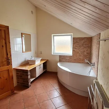 Eifelhof Mit Obstbaumwiese * Nideggen