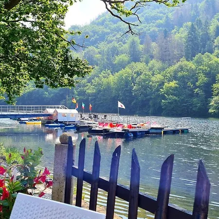 Eifelhof Mit Obstbaumwiese 尼蒂戈恩