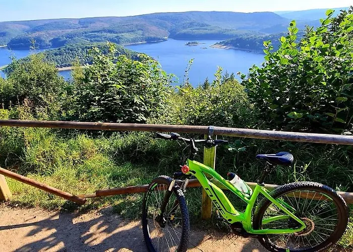 Eifelhof Mit Obstbaumwiese Nideggen
